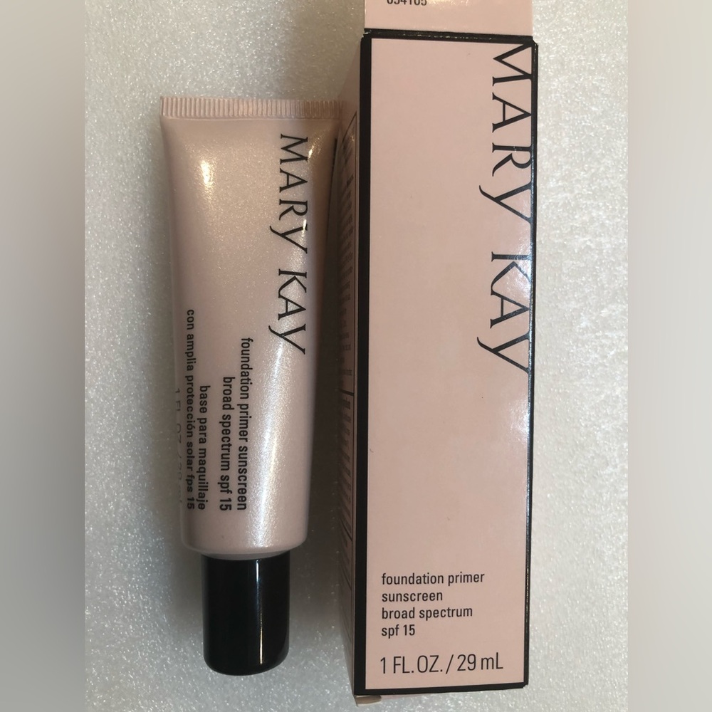 Mary Kay Foundation Primer Sunscreen SPF 15 NWT
